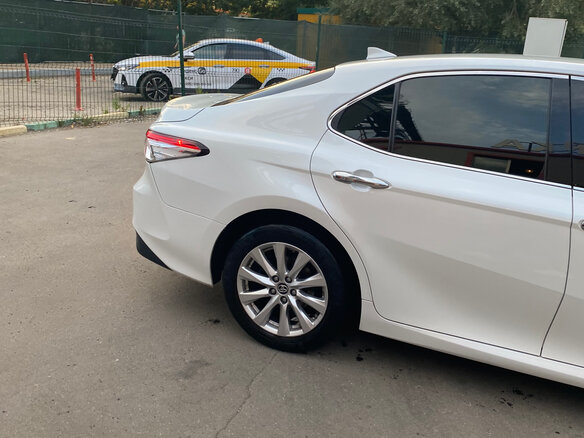 2018 Toyota Camry VIII (XV70), белый, 2500000 рублей - вид 21