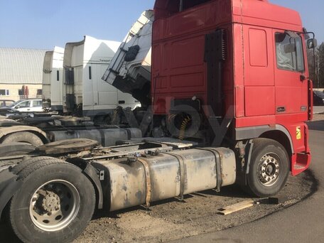 2000 DAF 95XF, пурпурный, 1049999 рублей, вид 1