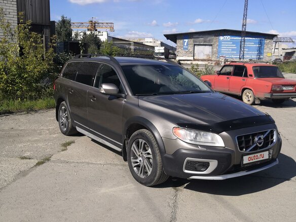 2011 Volvo XC70 II, коричневый - вид 2