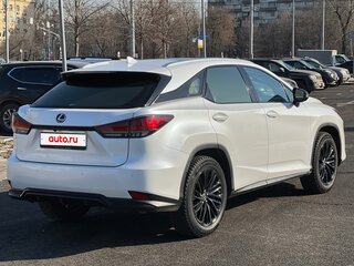 2021 Lexus RX 450h IV Рестайлинг, белый, 8000000 рублей, вид 3