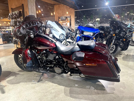2018 Harley-Davidson CVO Street Glide, пурпурный, 3950000 рублей, вид 2