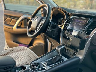 2018 Mitsubishi Pajero Sport III, белый, 3700000 рублей, вид 4