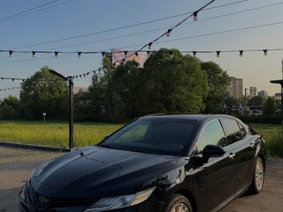 2020 Toyota Camry VIII (XV70), чёрный, 2850000 рублей, вид 1