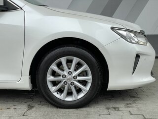 2015 Toyota Camry VII (XV50) Рестайлинг, белый, 1868000 рублей, вид 5