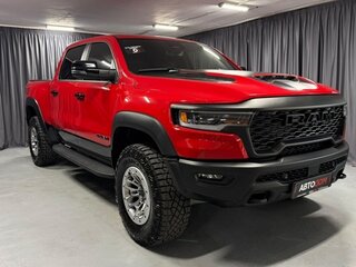 2025 Ram 1500 Crew Cab V Рестайлинг, красный, 11430000 рублей, вид 3