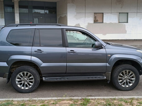 2008 Toyota Land Cruiser Prado 5-speed 120 Series Рестайлинг, серый, 1850000 рублей, вид 1