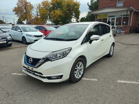 2019 Nissan Note e-Power II Рестайлинг, белый, 1500000 рублей, вид 1
