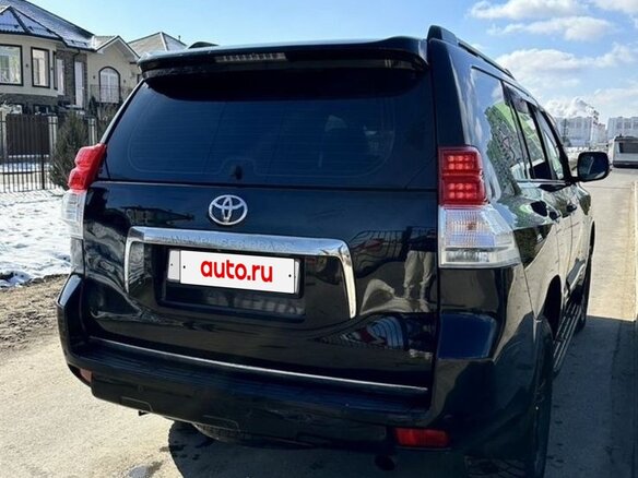 2010 Toyota Land Cruiser Prado 150 Series, чёрный, 2650000 рублей - вид 2