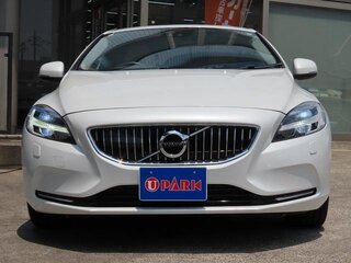 2019 Volvo V40 II Рестайлинг, белый, 1190000 рублей, вид 2