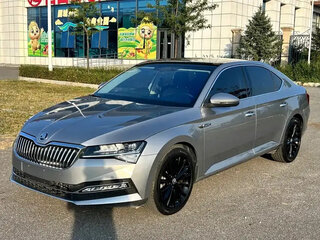 2023 Skoda Superb III Рестайлинг, серый, 2100700 рублей, вид 1