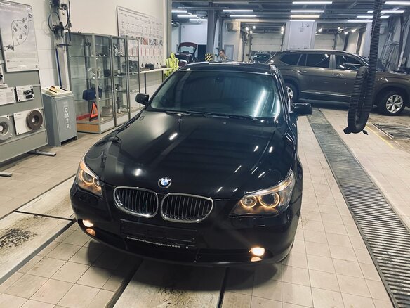 2006 BMW 5 серии 525xi V (E60/E61), чёрный - вид 2