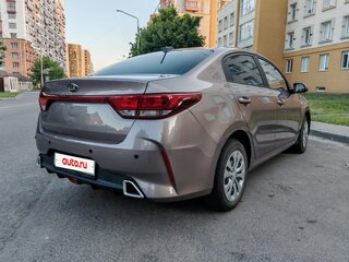 2021 Kia Rio IV Рестайлинг, коричневый, 1300000 рублей, вид 5
