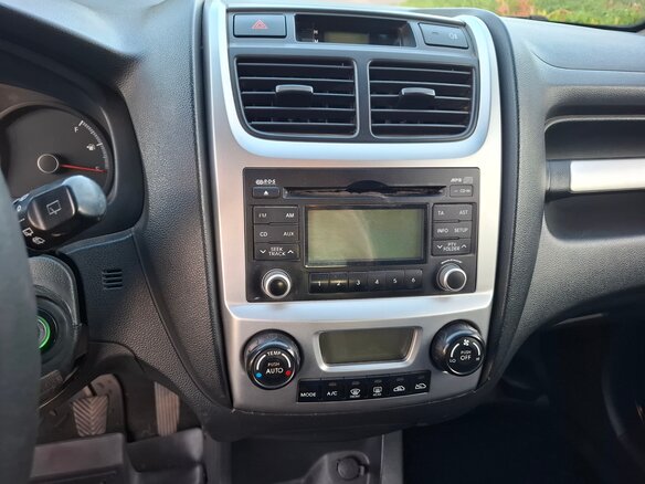 2010 Kia Sportage II Рестайлинг, серебристый - вид 21