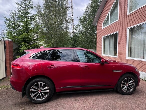 2018 Jaguar F-Pace I, красный, 2500000 рублей - вид 2