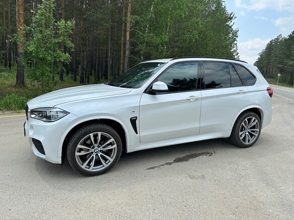 2017 BMW X5 30d III (F15), белый, 4900000 рублей - вид 15