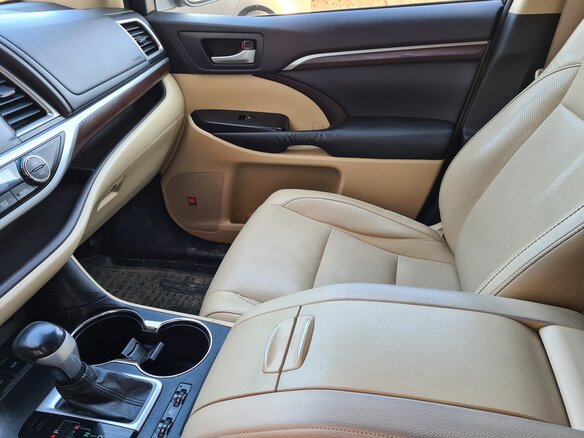 2014 Toyota Highlander III (XU50), чёрный - вид 31