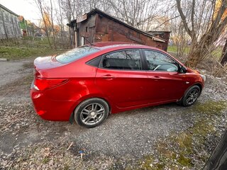 2016 Hyundai Solaris I Рестайлинг, красный, 960000 рублей, вид 3