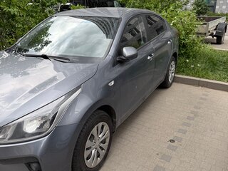 2018 Kia Rio IV, серый, 1400000 рублей, вид 2