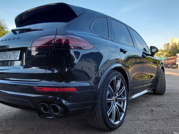 2015 Porsche Cayenne Diesel II Рестайлинг (958), чёрный, 3750000 рублей - вид 2