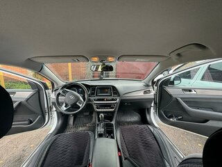 2017 Hyundai Sonata VII (LF) Рестайлинг, белый, 1990000 рублей, вид 5
