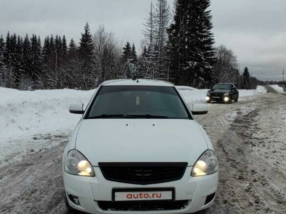 2018 Lada (ВАЗ) Priora I Рестайлинг, белый, 650000 рублей - вид 2