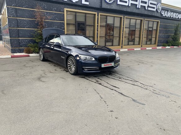 2013 BMW 7 серии Long 740Li xDrive V (F01/F02/F04) Рестайлинг, синий, 1850000 рублей - вид 3