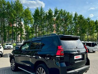 2017 Toyota Land Cruiser Prado 150 Series Рестайлинг 2, чёрный, 4200000 рублей, вид 4