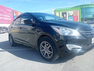 2015 Hyundai Solaris I Рестайлинг, чёрный, 650000 рублей, вид 3