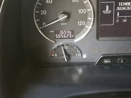 2010 Mercedes-Benz Actros, красный, 3200000 рублей, вид 4
