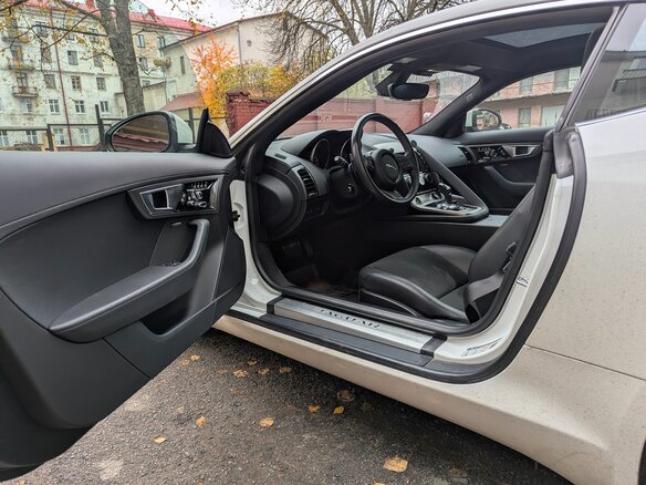 2015 Jaguar F-Type I, белый, 3000000 рублей - вид 22