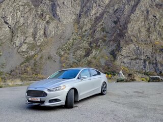 2013 Ford Fusion (North America) II, серый, 1400000 рублей, вид 2