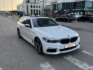 2019 BMW 5 серии M550d xDrive VII (G30/G31/G38), белый, 4500000 рублей, вид 3