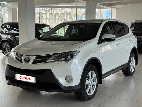 Toyota RAV4 IV (XA40)