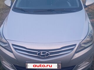 2016 Hyundai Solaris I Рестайлинг, серебристый, 850000 рублей, вид 1
