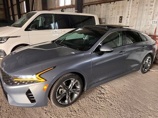 2022 Kia K5 III, серый, 2800000 рублей, вид 1