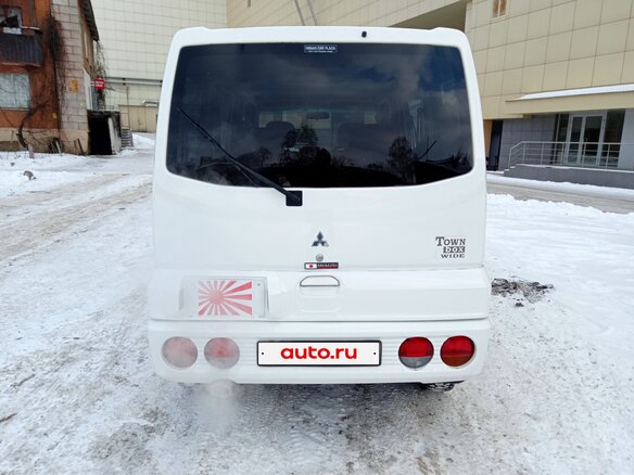 2001 Mitsubishi Town Box Wide I, белый - вид 5