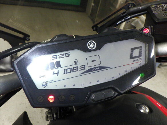 2014 Yamaha MT-07 (FZ-07), красный, 530000 рублей - вид 8