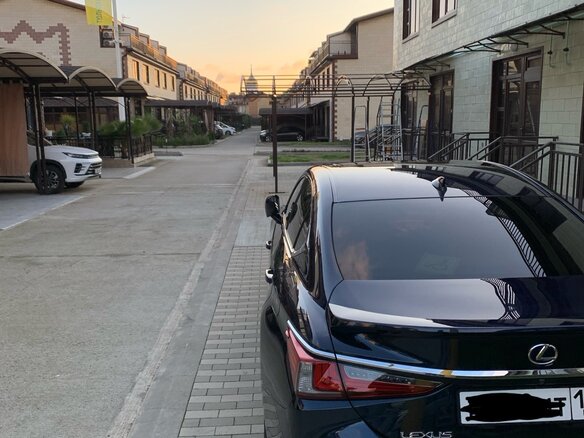 2019 Lexus ES 300h VII, синий, 4600000 рублей - вид 8