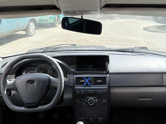 2009 Lada (ВАЗ) Priora I, белый, 315000 рублей - вид 9