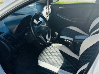 2014 Hyundai Solaris I Рестайлинг, белый, 750000 рублей, вид 5