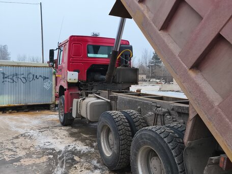 2011 Sinotruk Howo A5, красный, 2200000 рублей, вид 4