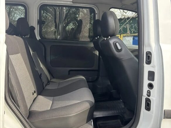 2007 Opel Combo C Рестайлинг, белый, 640000 рублей - вид 9