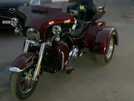 2015 Harley-Davidson Tri Glide, красный, 3600000 рублей, вид 1