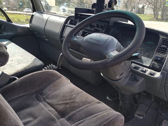 2001 Fuso (Mitsubishi) Canter, белый, 800000 рублей - вид 6