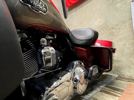 2009 Harley-Davidson Electra Glide, красный, 1000000 рублей, вид 5