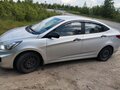 2013 Hyundai Solaris I, серебристый, 730000 рублей - вид 4