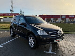 2008 Mercedes-Benz M-Класс 320 II (W164), чёрный, 1950000 рублей, вид 2