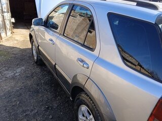 2005 Kia Sorento 5-speed I, серебристый, 799000 рублей, вид 4