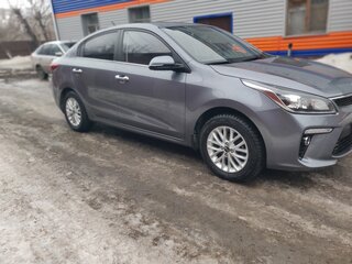 2019 Kia Rio IV, серый, 1900000 рублей, вид 2