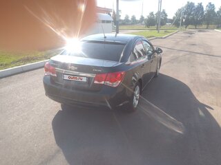 2013 Chevrolet Cruze I Рестайлинг, чёрный, 650000 рублей, вид 3